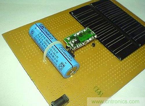 微型太陽能供電板DIY，給手電筒收音機(jī)供電