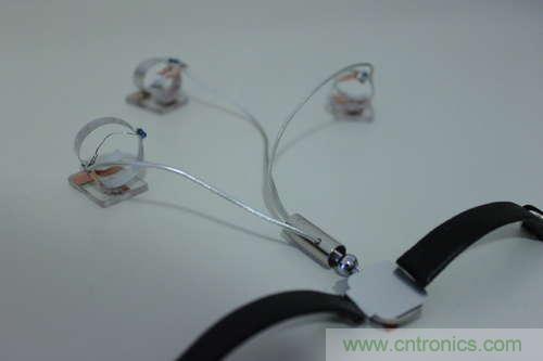 LED多點(diǎn)觸控手套DIY：把各部分焊接起來，測試