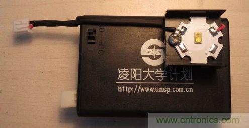 上接口插頭插座，套上熱縮管