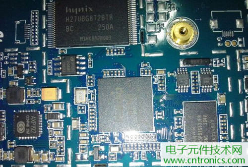 不怕摔的電紙書(shū)！一款柔性屏電子書(shū)閱讀器拆解