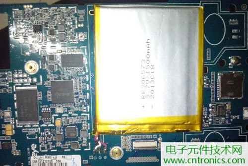 不怕摔的電紙書(shū)！一款柔性屏電子書(shū)閱讀器拆解