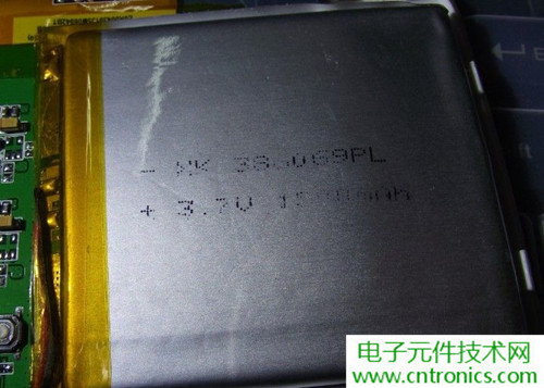 探秘電子紙！一款電紙書的電子墨水屏拆解