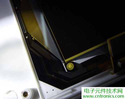 探秘電子紙！一款電紙書的電子墨水屏拆解