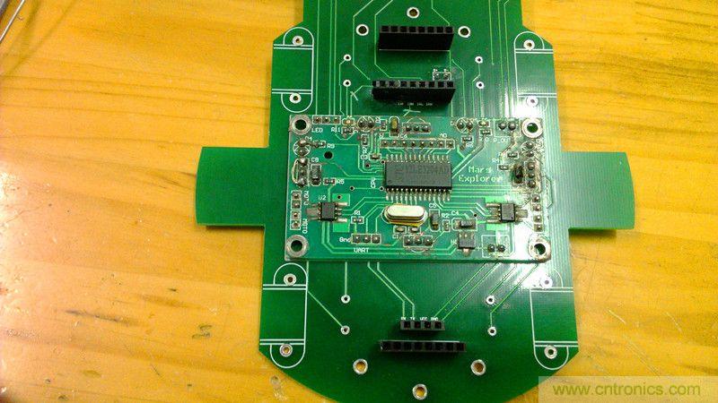 牛人力作！PCB版藍(lán)牙智能小車(chē)DIY