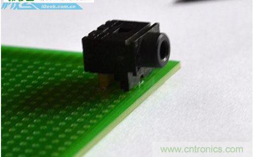 DIY：自制超炫音頻分配器，實現(xiàn)音箱共用