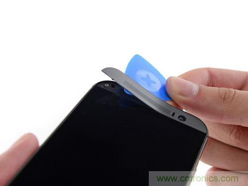 牛人強(qiáng)拆！新HTC One(M8)真機(jī)精密做工難修理