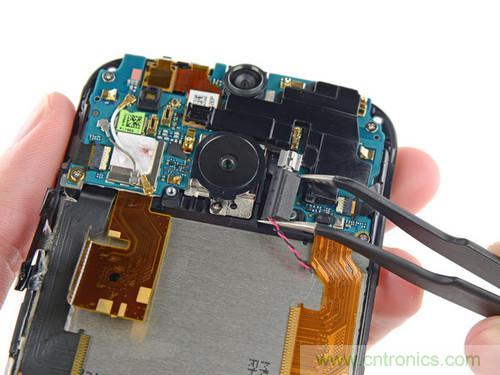 牛人強(qiáng)拆！新HTC One(M8)真機(jī)精密做工難修理
