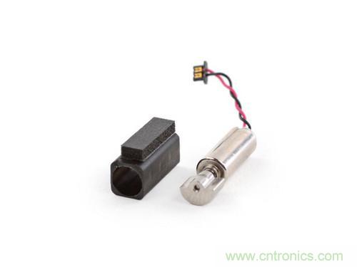 牛人強(qiáng)拆！新HTC One(M8)真機(jī)精密做工難修理