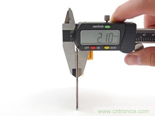 牛人強(qiáng)拆！新HTC One(M8)真機(jī)精密做工難修理