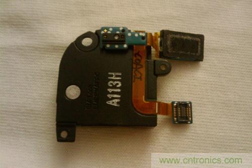 手機(jī)中小孔&ldquo;暗藏天機(jī)&rdquo;？距離傳感器的大學(xué)問