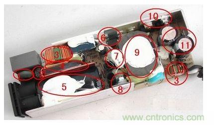 電源適配器的構(gòu)造  6 1. 壓敏電阻，其功能是當(dāng)外界電壓過(guò)高時(shí)，壓敏電阻阻值迅速變得很小，與壓敏電阻串聯(lián)的保險(xiǎn)絲被熔斷，從而保護(hù)其他電路不被燒壞。  2. 保險(xiǎn)絲，規(guī)格為2.5A/250V，當(dāng)電路中的電流過(guò)大時(shí)，保險(xiǎn)絲會(huì)熔斷以保護(hù)其他元件。  3. 電感線圈(又稱(chēng)扼流圈)，主要功能是降低電磁干擾。  4. 整流橋，規(guī)格為D3SB，作用是把220V交流電變?yōu)橹绷麟姟? 5. 濾波電容，規(guī)格為180&mu;F/400V，作用是濾除直流電中的交流紋波，使電路工作更可靠。  6. 運(yùn)放IC(集成電路)，保護(hù)電路、電壓調(diào)節(jié)的重要組成部分。  7. 溫度探頭，用于探測(cè)電源適配器的內(nèi)部溫度，當(dāng)溫度高于某一設(shè)定值時(shí)(不同品牌的電源適配器，其設(shè)定的溫度閥值略有不同)，保護(hù)電路會(huì)切斷適配器的電壓輸出，從而保護(hù)適配器不受損壞。   8. 大功率開(kāi)關(guān)管，是開(kāi)關(guān)電源中的核心元件之一，開(kāi)關(guān)電源能&ldquo;一開(kāi)一關(guān)&rdquo;地工作，開(kāi)關(guān)管功不可沒(méi)。   9. 開(kāi)關(guān)變壓器，開(kāi)關(guān)電源中的核心元件之一。   10. 次級(jí)整流管，功能是把低壓交流電變?yōu)榈蛪褐绷麟姟Ｔ贗BM的電源適配器中，整流管往往是由兩個(gè)大功率并聯(lián)工作的，以獲得較大的電流輸出。   11. 次級(jí)濾波電容，規(guī)格為820&mu;F/ 25V，共有兩個(gè)，起濾除低壓直流電中的紋波的作用。  除上述元件外，電路板上還有可調(diào)電位器及其他阻容元件。