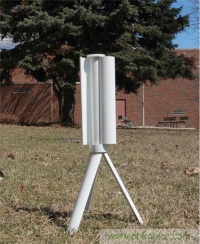 圖3：Skajaquoda的便攜式風(fēng)力發(fā)電機(jī)Trinity，能產(chǎn)生15V的電源并儲存于內(nèi)置15,000mAh鋰聚合物電池中。