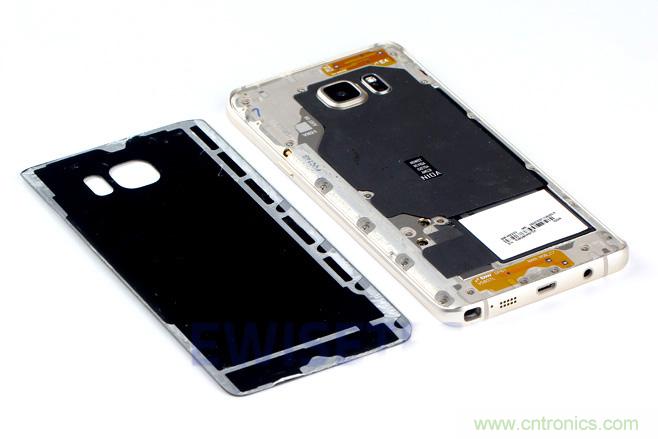 Galaxy Note5拆解，與S系列差距日漸模糊