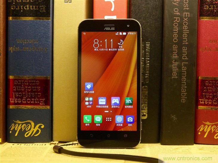 能媲美微單的 Zenfone Zoom測(cè)評(píng)：請(qǐng)叫我&ldquo;奧利奧&rdquo;拍照手機(jī)