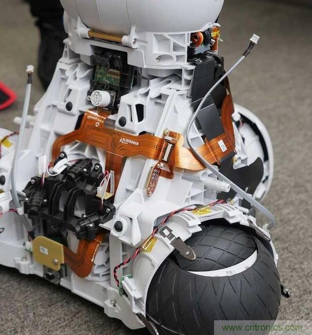 拆解筆記本不過(guò)癮，那就來(lái)拆拆日本情感機(jī)器人吧！