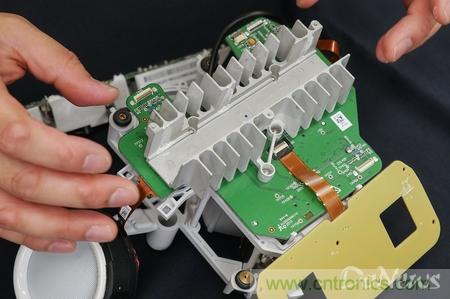 拆解筆記本不過(guò)癮，那就來(lái)拆拆日本情感機(jī)器人吧！