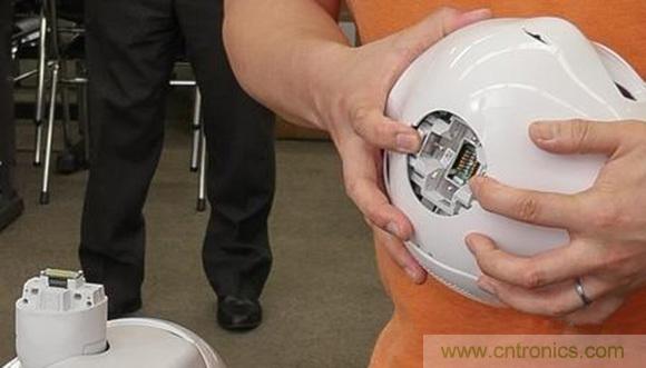 拆解筆記本不過(guò)癮，那就來(lái)拆拆日本情感機(jī)器人吧！