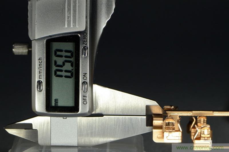 做工怒贊 神秘芯片！小米智能插線板拆解、評測