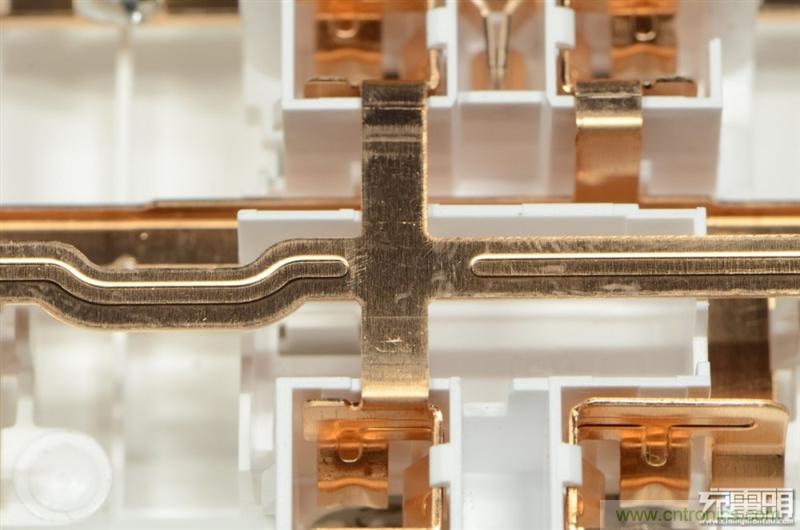 做工怒贊 神秘芯片！小米智能插線板拆解、評測