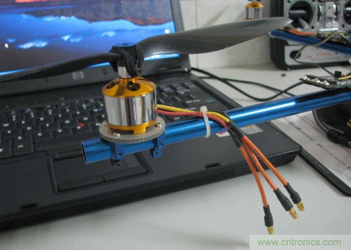 無人機 DIY 制作全過程，酷得不要不要的！