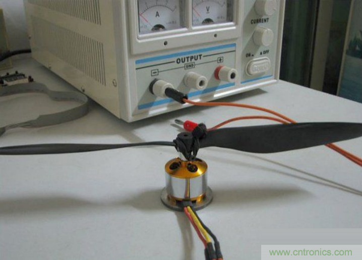 無人機 DIY 制作全過程，酷得不要不要的！