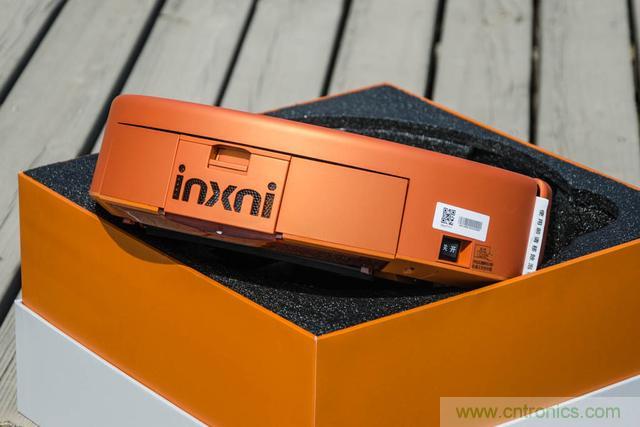 智能導(dǎo)航掃地機(jī)器人，以內(nèi)更靠譜！