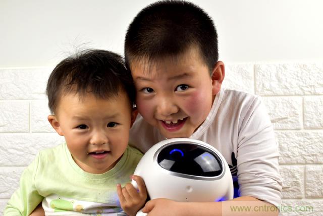 &ldquo;爸爸再不陪我，我就長大了&rdquo;&mdash;&mdash;小騰機(jī)器人