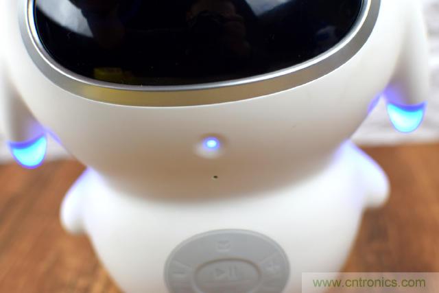 &ldquo;爸爸再不陪我，我就長大了&rdquo;&mdash;&mdash;小騰機(jī)器人