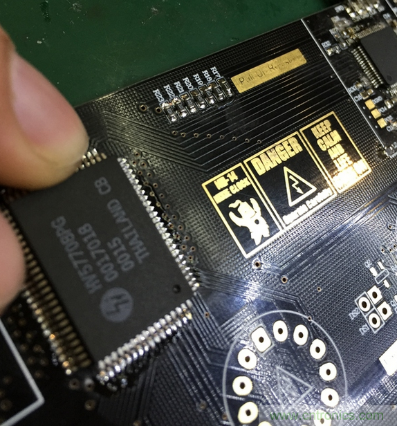 瘋狂技術(shù)男DIY了一個輝光時鐘