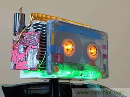 廢舊收音機(jī)如何變身成酷炫機(jī)器人？