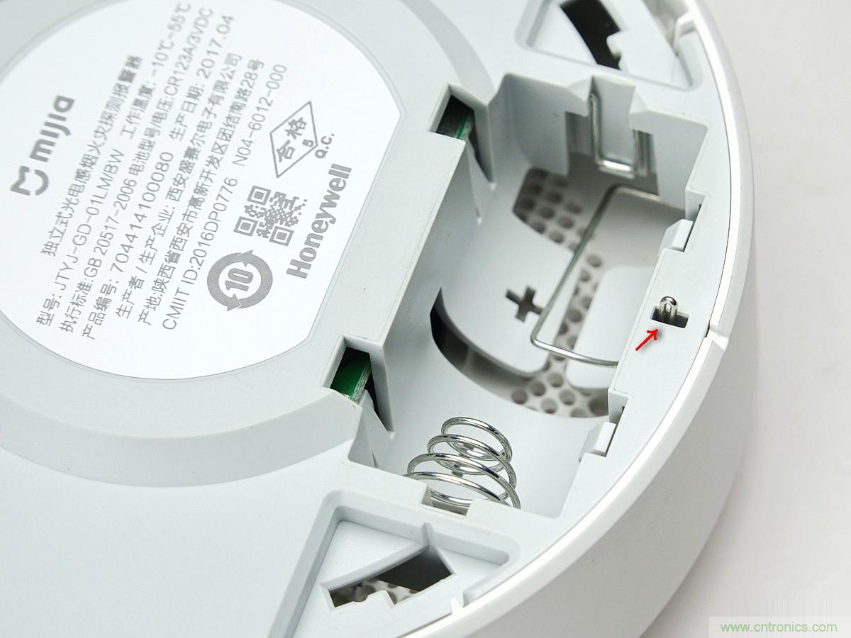 小米煙霧報(bào)警器拆解：一顆電池可用五年是如何做到的？