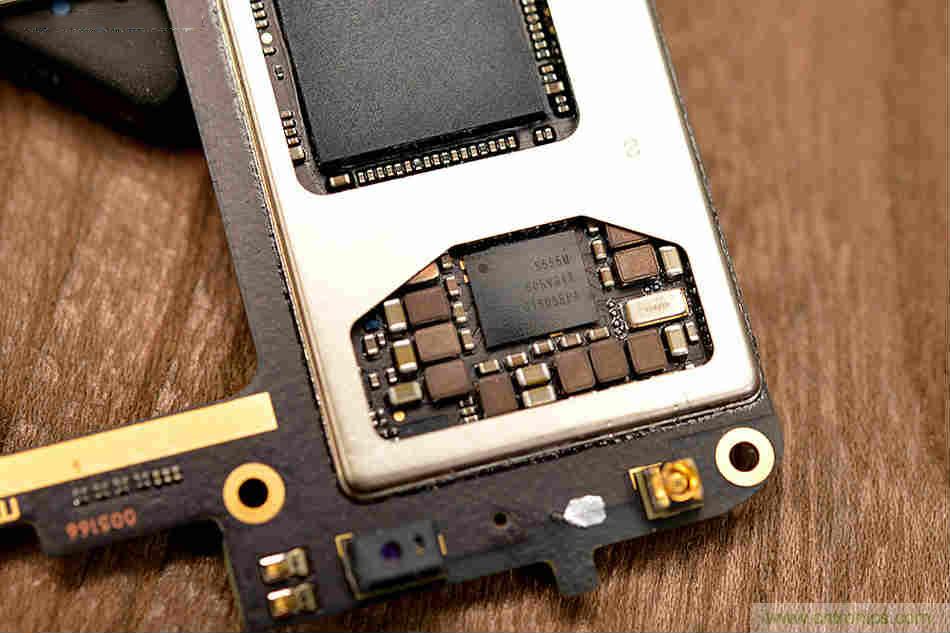 拆解魅族15 Plus：玩轉(zhuǎn)了新概念，但其工藝究竟如何？