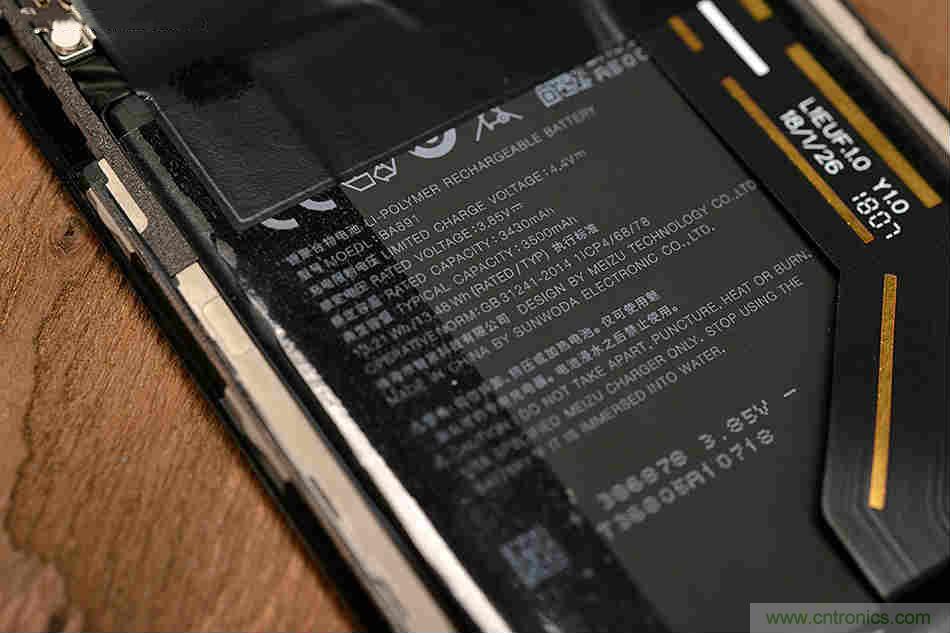 拆解魅族15 Plus：玩轉(zhuǎn)了新概念，但其工藝究竟如何？