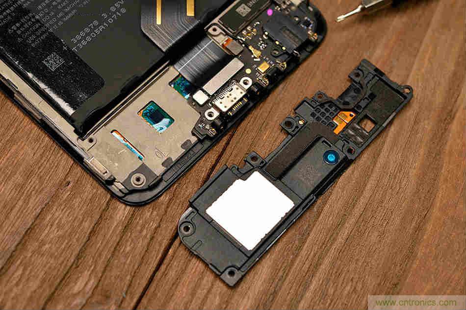 拆解魅族15 Plus：玩轉(zhuǎn)了新概念，但其工藝究竟如何？