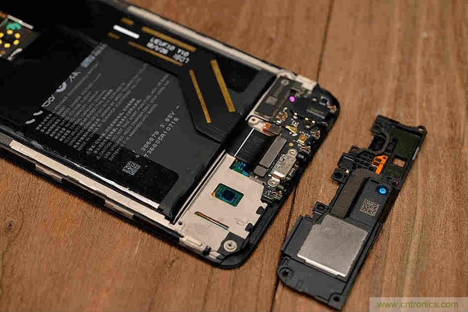 拆解魅族15 Plus：玩轉(zhuǎn)了新概念，但其工藝究竟如何？