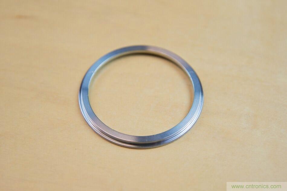 拆解戴森吹風(fēng)機(jī)：近三千元的價(jià)格貴在哪？