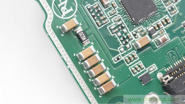 拆解華為保時(shí)捷設(shè)計(jì)快充無線充電器：憑啥能賣699？