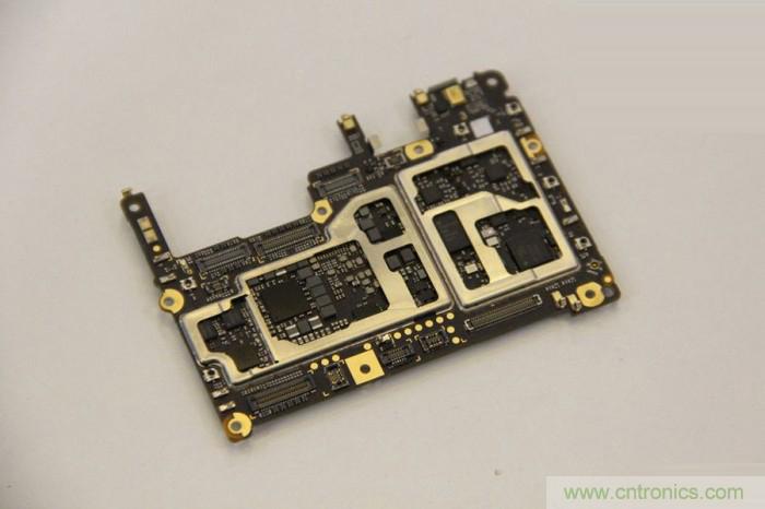 堅(jiān)果R1拆解：內(nèi)部設(shè)計究竟如何？