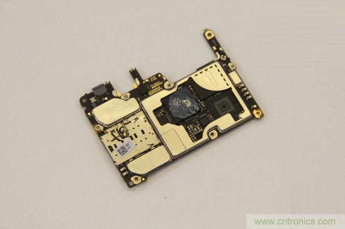 堅(jiān)果R1拆解：內(nèi)部設(shè)計究竟如何？