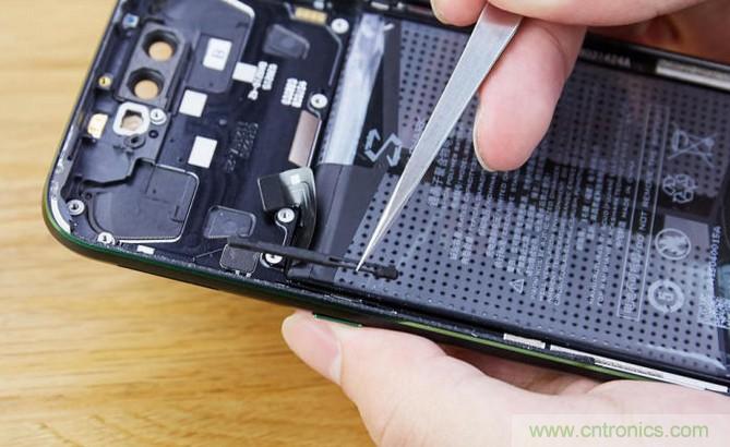 拆解黑鯊手機(jī)：多級(jí)直觸一體式液冷系統(tǒng)有什么門(mén)道？