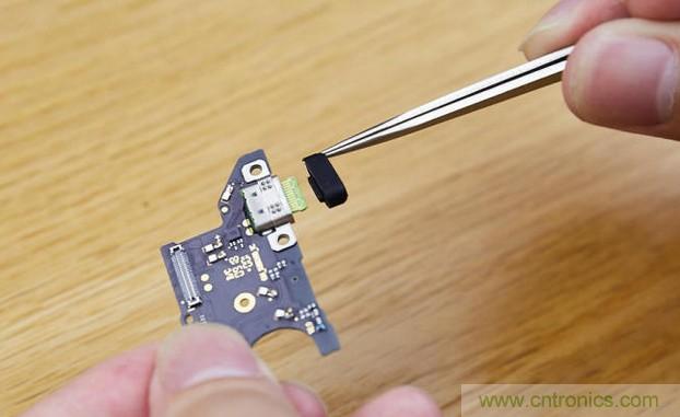 拆解黑鯊手機(jī)：多級(jí)直觸一體式液冷系統(tǒng)有什么門(mén)道？