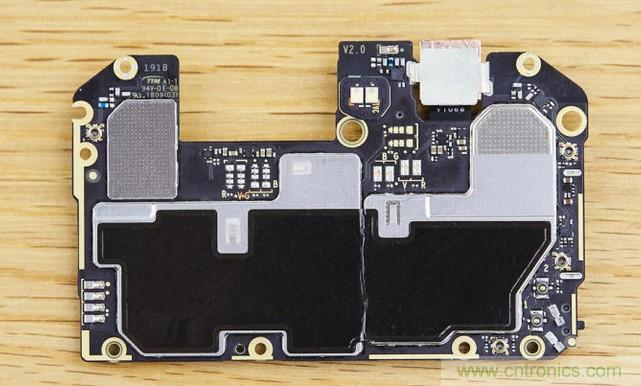 拆解黑鯊手機(jī)：多級(jí)直觸一體式液冷系統(tǒng)有什么門(mén)道？