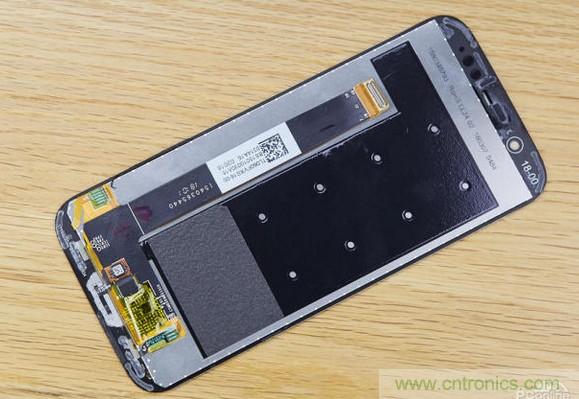 拆解黑鯊手機(jī)：多級(jí)直觸一體式液冷系統(tǒng)有什么門(mén)道？