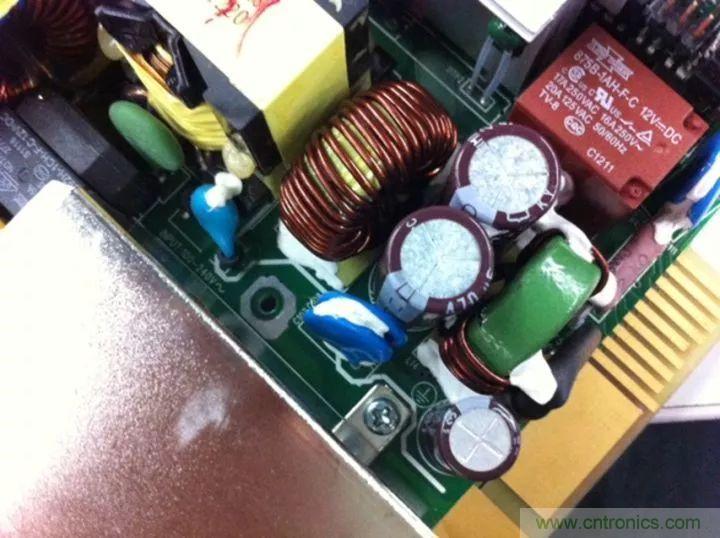 了解電容，讀這一篇就夠了