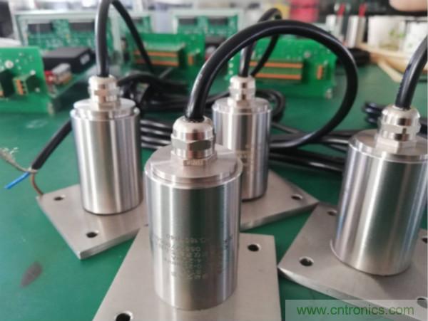 振動傳感器的機電變換原理？主要的分類有哪些？