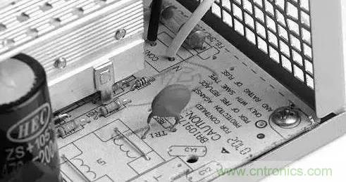 電源內(nèi)部&ldquo;一目了然&rdquo;