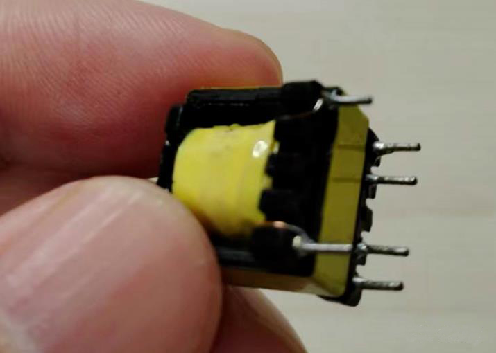 如何利用示波器快速判斷變壓器的同名端和異名端？